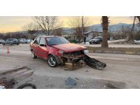 Hassa’da otomobille çarpışan motosikletin sürücüsü yaralandı