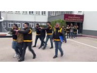 Araçtan ateş açanlara evden karşılık verildi, vatandaş vuruldu: 7 tutuklama