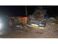 Antalya’da hortum dehşeti: Evlerin çatısı uçtu, ağaçları kökünden söktü, otomobil ters döndü