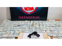 Durdurulan araçta sahte 1 milyon Amerikan doları ele geçirildi