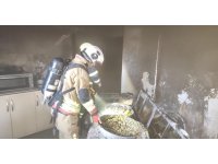 Defne’de yanan ev kullanılmaz hale geldi