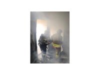 Hatay’da alevlere teslim olan konteyner kullanılamaz hale geldi