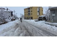 Adana’nın o ilçesinde kar hayatı durdurdu: Yollar kapandı, okullar tatil edildi