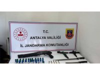 Kepez’de jandarmadan ruhsatsız silah operasyonu