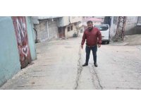 Mahallenin elektriksiz kalmasına sebep olan hırsızların canlarını hiçe sayarak yer altındaki kabloları çalma anları kamerada
