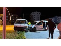 Gazipaşa’da iki kamyonet çarpıştı: 1 yaralı