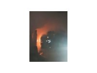 Hatay’da konteyner alevlere teslim oldu