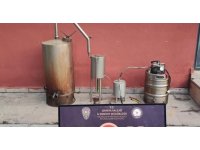 Kaçak alkol operasyonunda 577 litre el yapımı alkol ele geçirildi