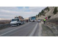 Mersin’de otobüsle minibüs çarpıştı, kaza ucuz atlatıldı: 2 yaralı