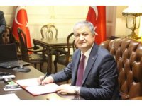 Adana Valisi göreve başladı, ilk mesajı suç işleyenlere oldu