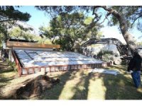 Kemer’de kaçak yapıların yıkımı sürüyor