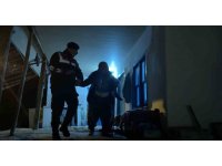 Antalya’da evleri tehdit eden orman yangını kontrol altına alındı