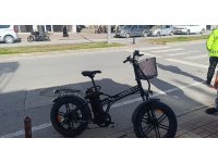 Aynı istikamette giden motosiklet ile elektrikli bisiklet çarpıştı: 1 yaralı