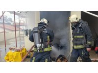 Antalya’da 5 katlı apartmanın çatı katında korkutan yangın