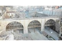 Kahramanmaraş’ta Kanlıdere Köprüsü yeniden ayağa kaldırılıyor