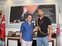 BAŞPEHLİVAN'A 5 ALTIN