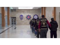 Kendilerini polis ve savcı olarak tanıtıp 16 milyon liralık vurgun yaptılar