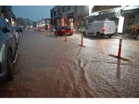 Kemer’de sağanak etkili oldu