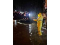 Kemer’de sağanak yağışta mahsur kalanları jandarma kurtardı