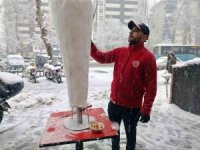 Beyaza bürünen Kahramanmaraş’ta ’karsambaç’ vazgeçilmez tatlı oldu