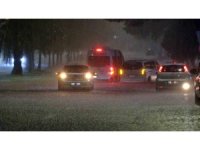 Antalya’da sağanak yolları göle döndürdü: Çok sayıda araç mahsur kaldı