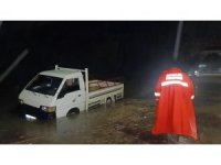 Araçta mahsur kalma ihbarına giden itfaiye teşekkür yerine sitemle karşılaştı