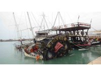 Mersin’de şiddetli yağış ve fırtına gezi teknesini batırdı