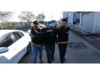 Adana’da kaskla servis aracının camını kıran sürücü serbest kaldı