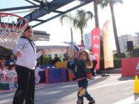 Mersin’de çocuklar AVM’de sporla buluştu