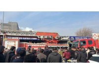 Yangını cep telefonuyla görüntülemek için birbirleriyle yarıştılar