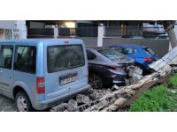 Antalya’da şiddetli rüzgarda halı sahanın tavanı çöktü