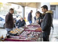 Antika pazarı, Mersin’de nostalji tutkunlarını buluşturuyor