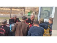 Asansör boşluğuna düşen şahıs kurtarıldı