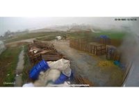 Hortum saniyeler içinde serayı yerle bir etti: O anlar kamerada