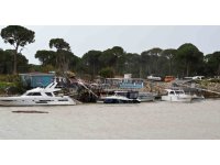 Antalya Valisi Şahin: "Seralar ciddi hasar gördü, bir kişi yaralandı"