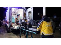 Adana’da fabrika işçilerini taşıyan minibüs devrildi: 13 yaralı