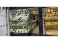 Kuyumcuda silahlı soygun: Önce 1 kilo istedi, sonra 100 gramlık külçeyi alıp kaçtı