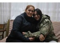 Depremzede Beliz’in, kendisine üşümesin diye montunu veren albayla görüşmesinde duygusal anlar yaşandı