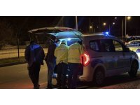 Çevirmeden kaçan alkollü sürücü yakalandı, polise zor anlar yaşattı