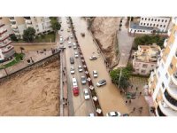 Mersin’de ekipler sel mesaisinde