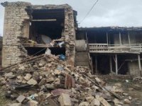 Komşusu ’adam öldü evi de yıkıldı’ dedi o anda ev çöktü