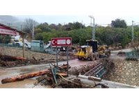 Mersin’de selin izleri silinmeye çalışılıyor