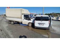 Manavgat’ta kamyonet ile çarpışan aracın sürücüsü yaralandı