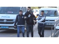 Sokak ortasında kavga eden eski çift adli kontrolle serbest kaldı