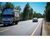 Mersin’de üreticilerin kullandığı yol yenilendi