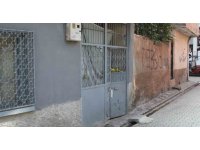 3 çocuk annesi eşini bıçaklayarak öldürdü, başında ağlayıp teslim oldu