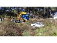 Dereye uçan kamyonetten yara alamadan kurtuldu