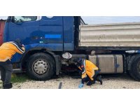 Otobüsle çarpışan tır, barakaya daldı: Ekipler ve vatandaşlar dakikalarca olay yerinde yaralı aradı