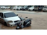 Hatay’da sağanak sele neden oldu, yollar göle döndü