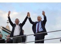 CHP Genel Başkanı Özel: "Tutuksuz ve adil bir yargılama sürecinin yaşanmasını bekliyoruz"